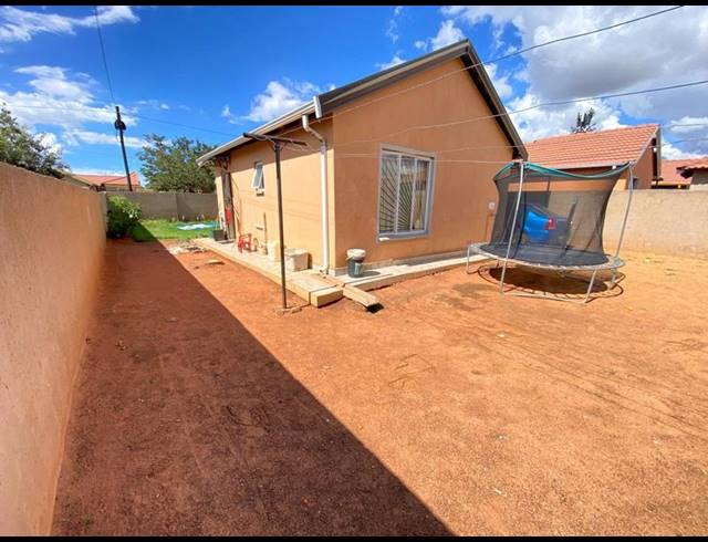 2 BEDROOM HOUSE FOR SALE IN PROTEA GLEN